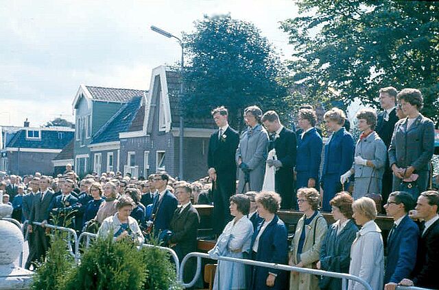 De Leidse studentenvereniging "Sanctus Augustinus" geeft op 31 augustus 1963 acte de présence tijdens de opening van de feestweek H900 die gehouden werd van 31 augustus tot en met 7 september 1963 in verband met het 900 jarig bestaan van de gemeente Heems